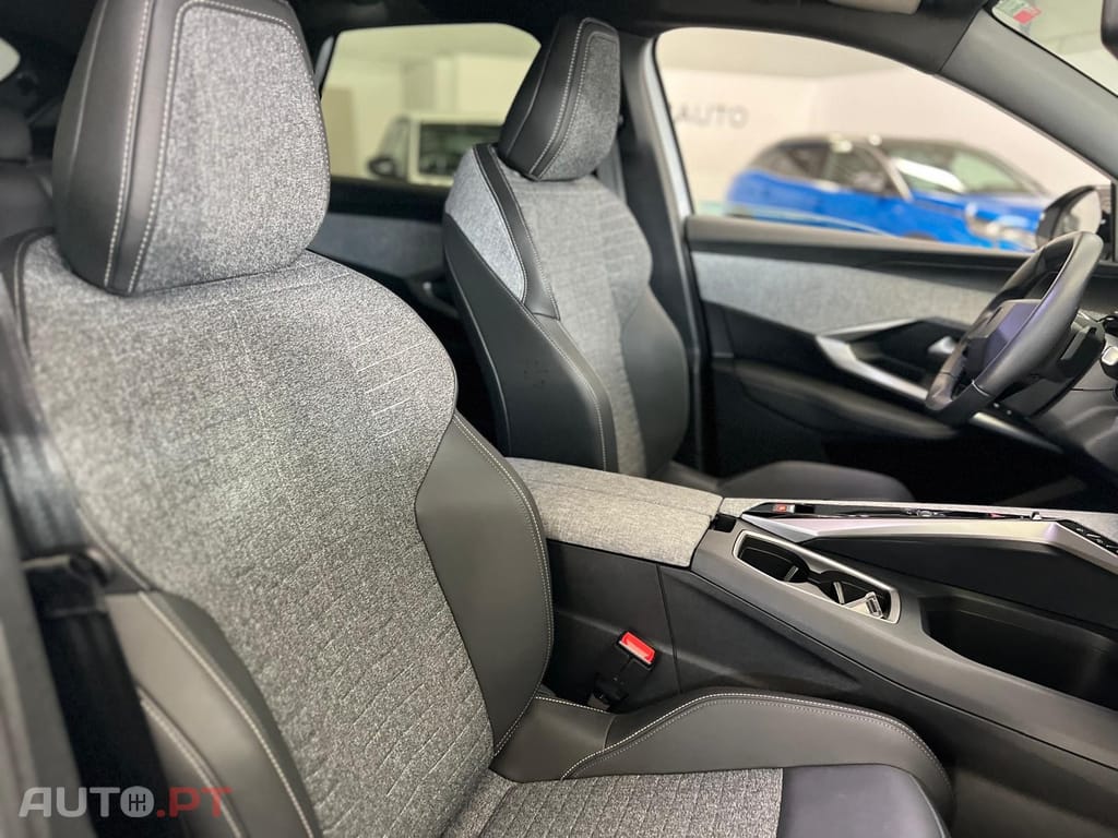 Peugeot 3008 1.2 Hybrid Allure Pack e-DCS6