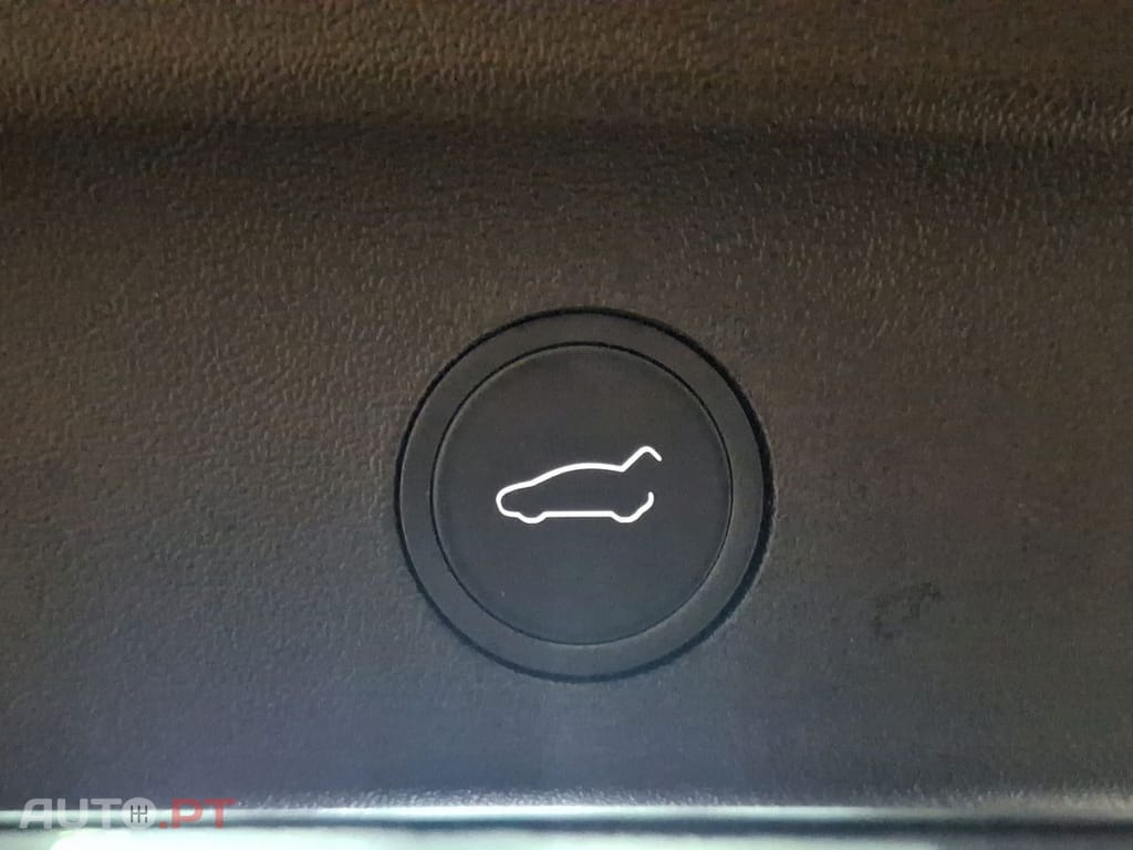 Tesla Model Y Long-Range RWD