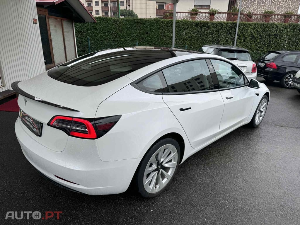Tesla Model 3 Standard Range Plus RWD