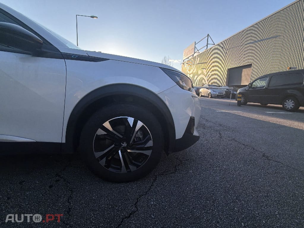 Peugeot E-2008 Allure