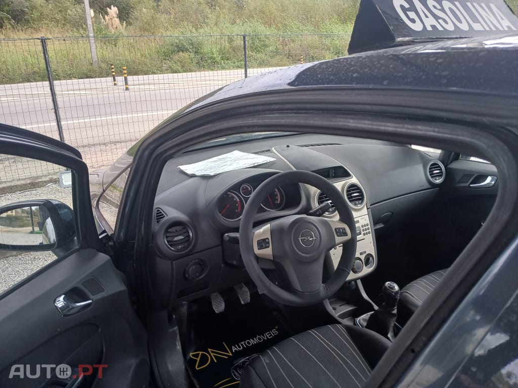 Opel Corsa 1.2 Enjoy