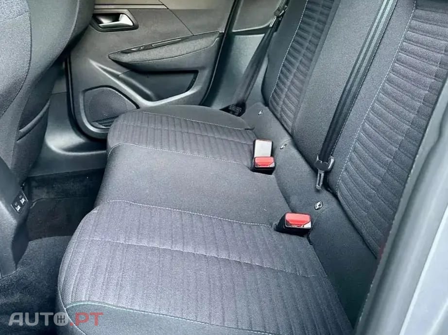 Peugeot E-208 50 kWh Active