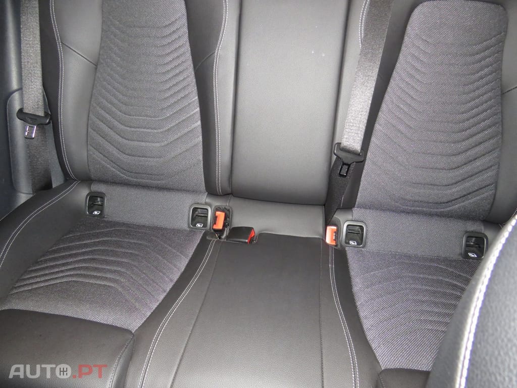 Mercedes-Benz A 180 Automático