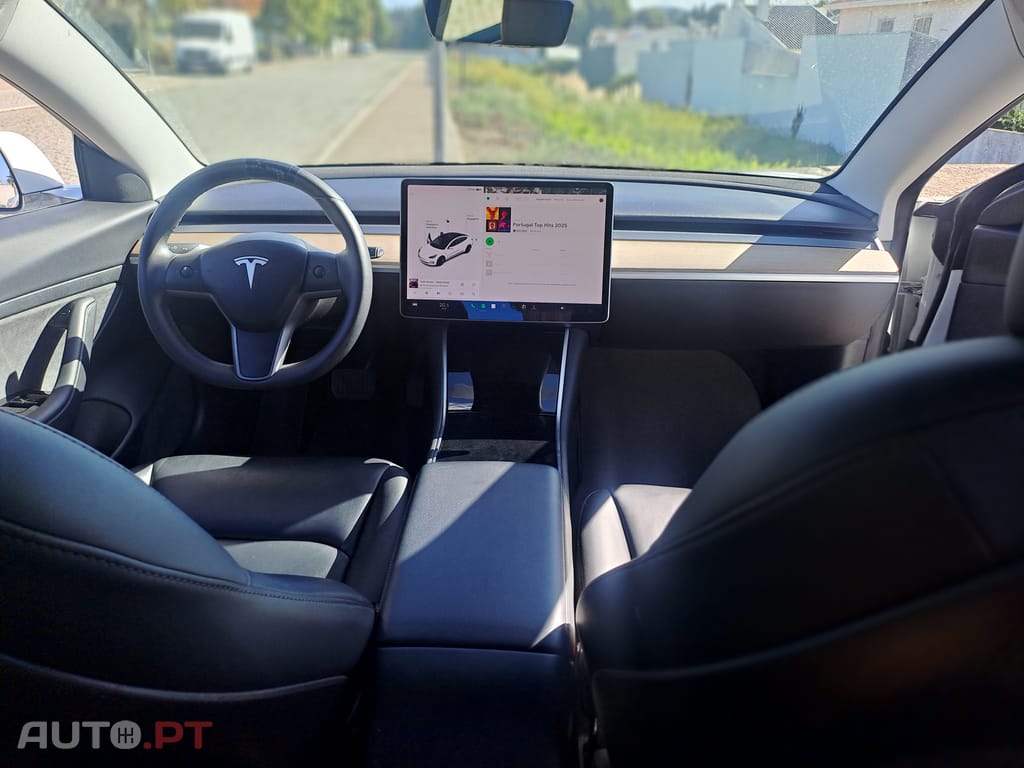 Tesla Model 3 SR Plus