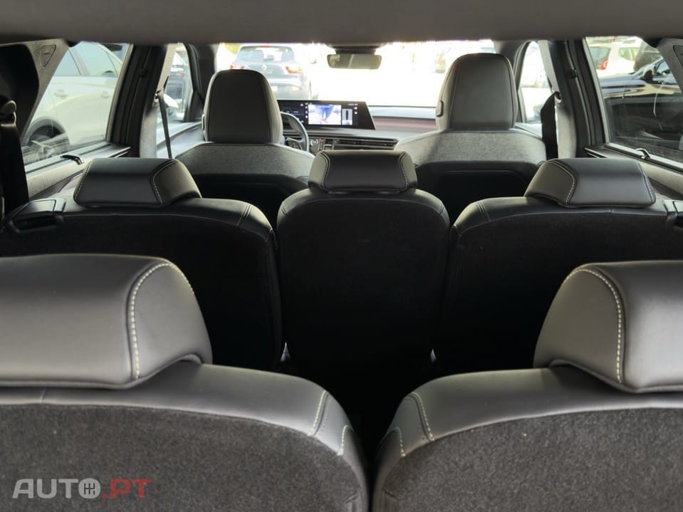 Peugeot 5008 1.2 Hybrid GT e-DCS6