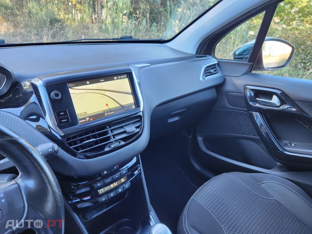 Peugeot 208 1.5 BlueHDi Allure