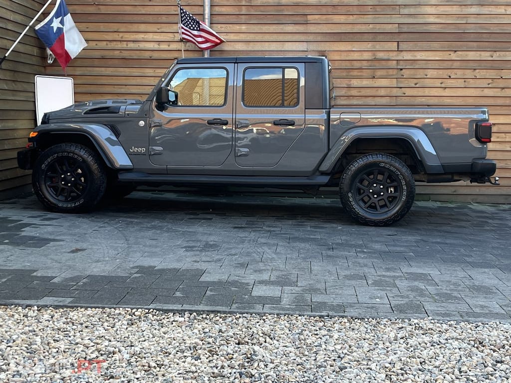 Jeep Gladiator 3.0 CRD Overland AT8