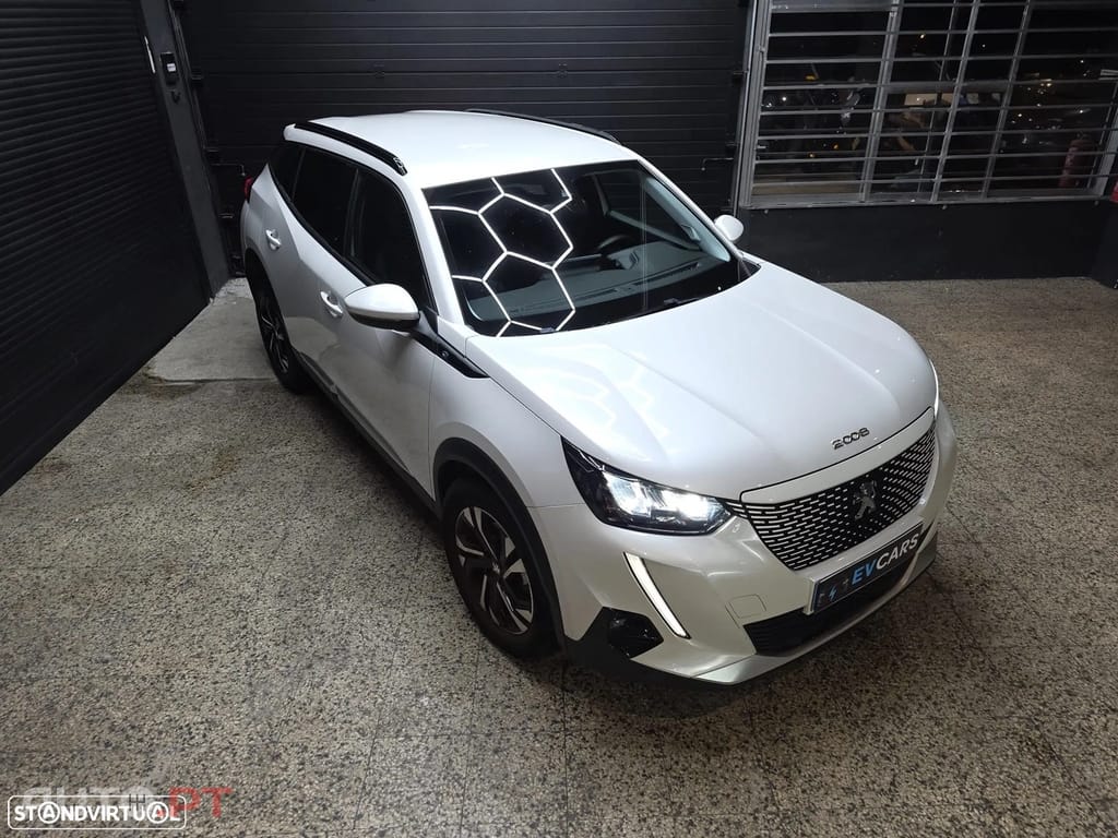 Peugeot E-2008 50 kWh Allure Pack