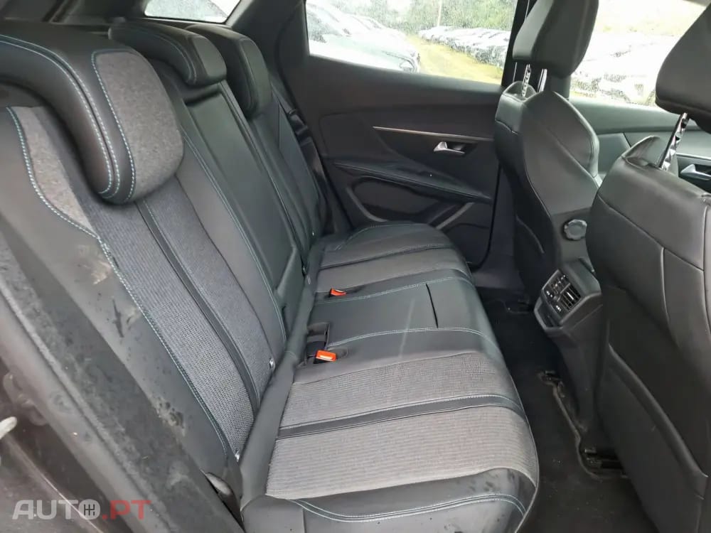 Peugeot 3008 1.6 Hybrid Allure e-EAT8