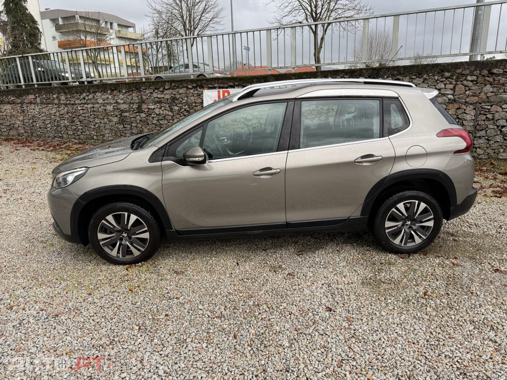 Peugeot 2008 1.2 PureTech Allure