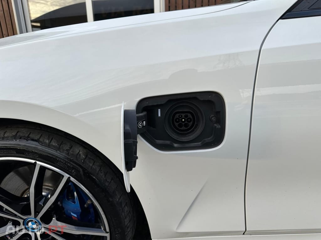 BMW 320 e Touring Pack M Auto