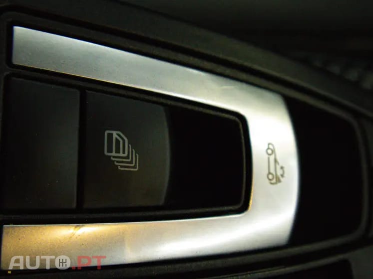 Mercedes-Benz SLK 200 Outro