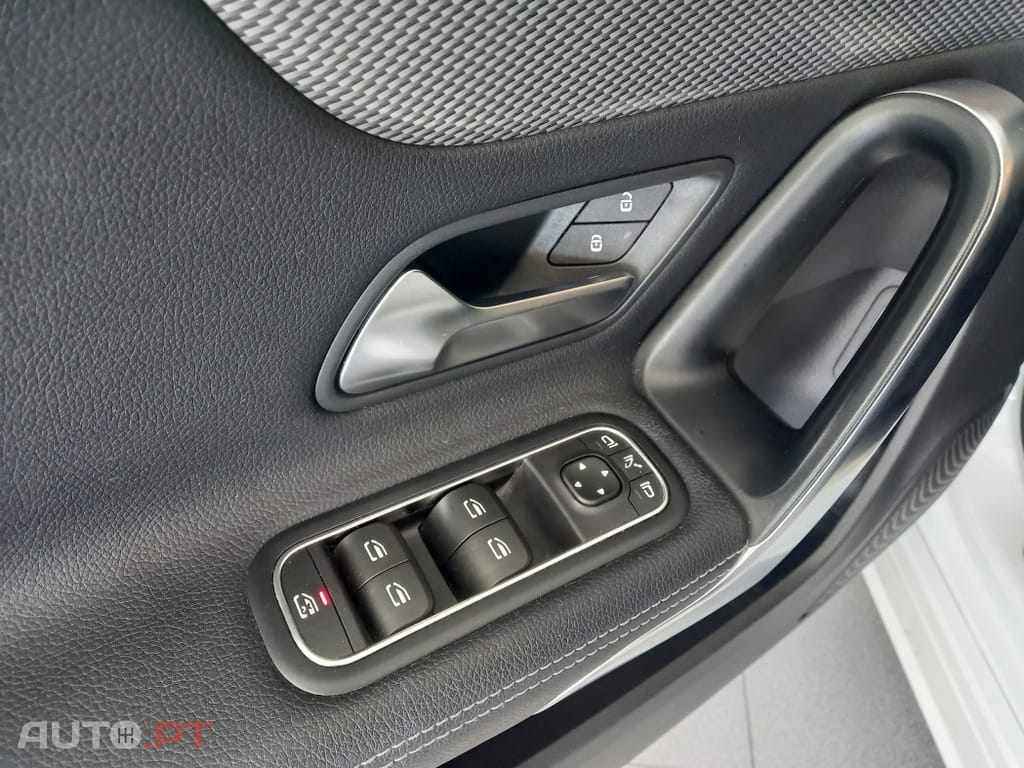 Mercedes-Benz CLA 180 Progressive Line