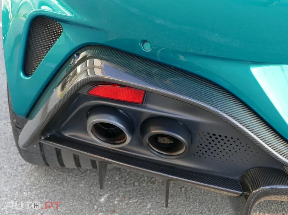 Aston Martin Vantage Coupé V8