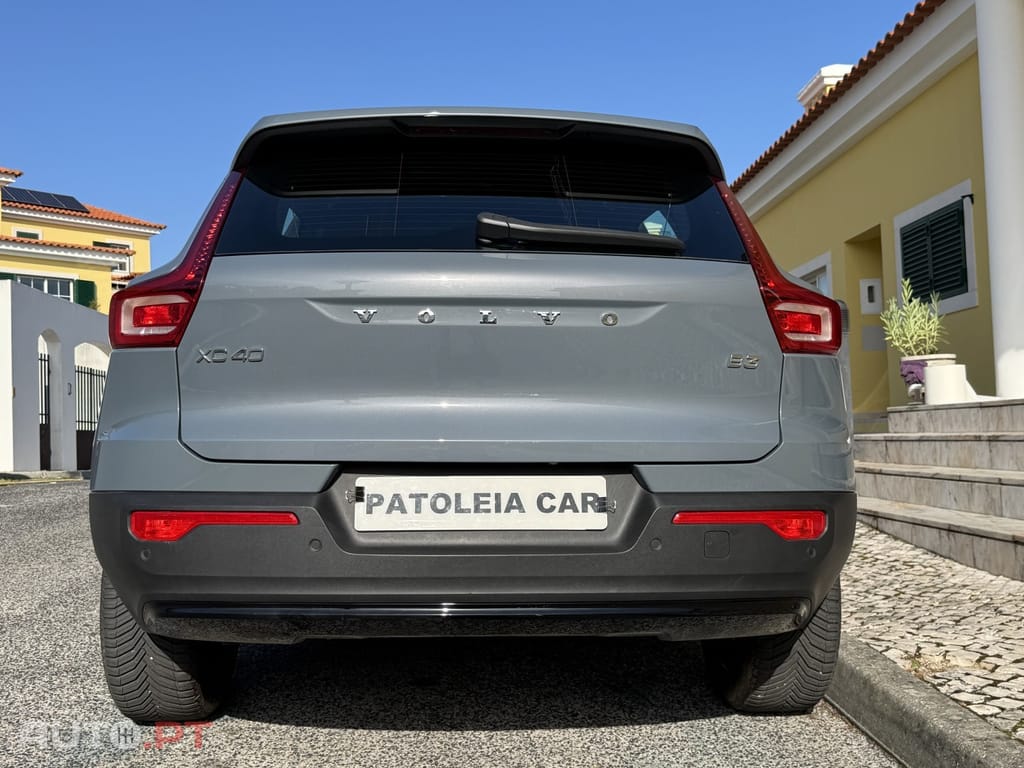 Volvo XC40 2.0 B3 Plus Dark
