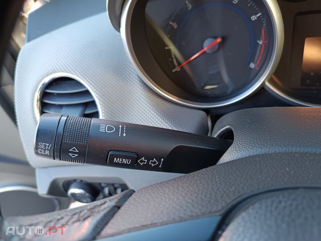 Chevrolet Cruze 1.6 LS