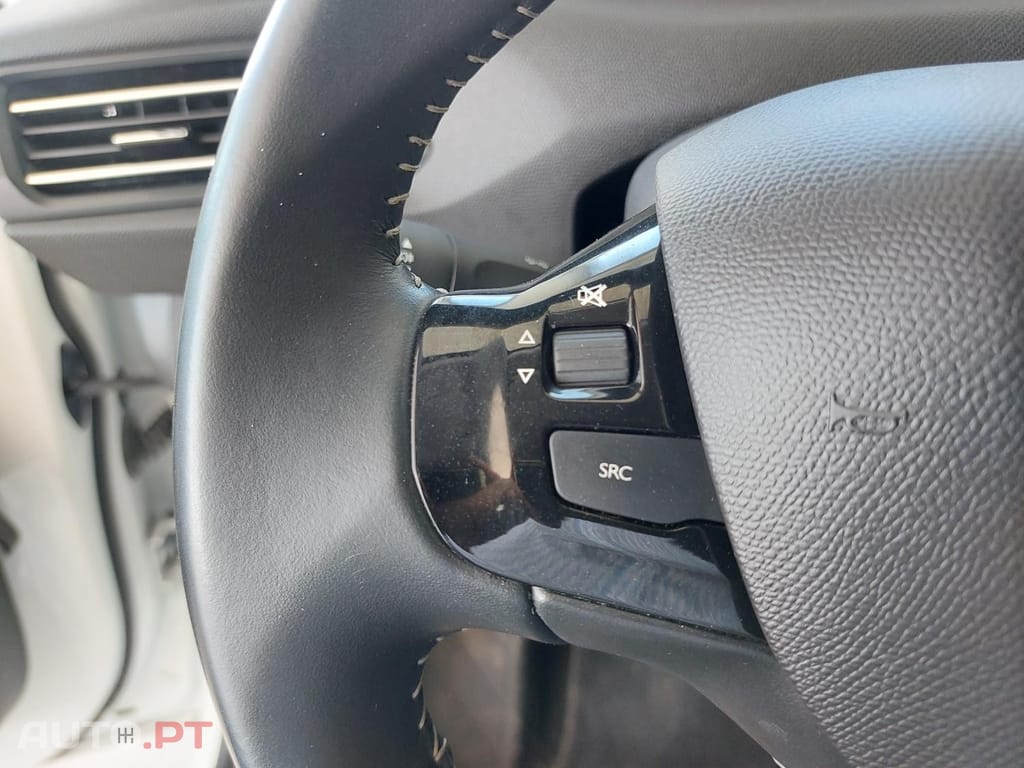 Peugeot 308 1.5 BlueHDi Business Line