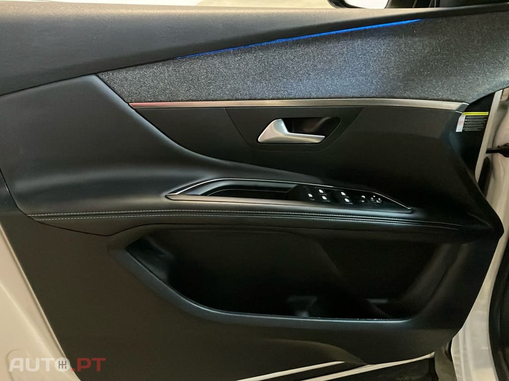 Peugeot 3008 1.6 Hybrid Allure e-EAT8