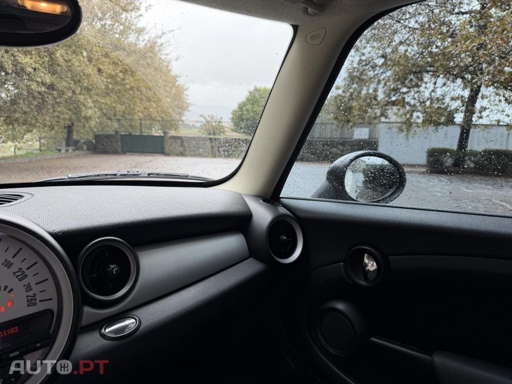 MINI Cooper Cooper D