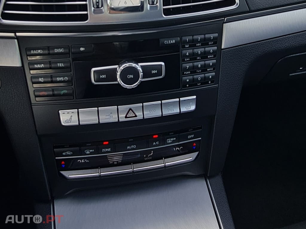 Mercedes-Benz E 220 CDi BlueEfficiency Auto