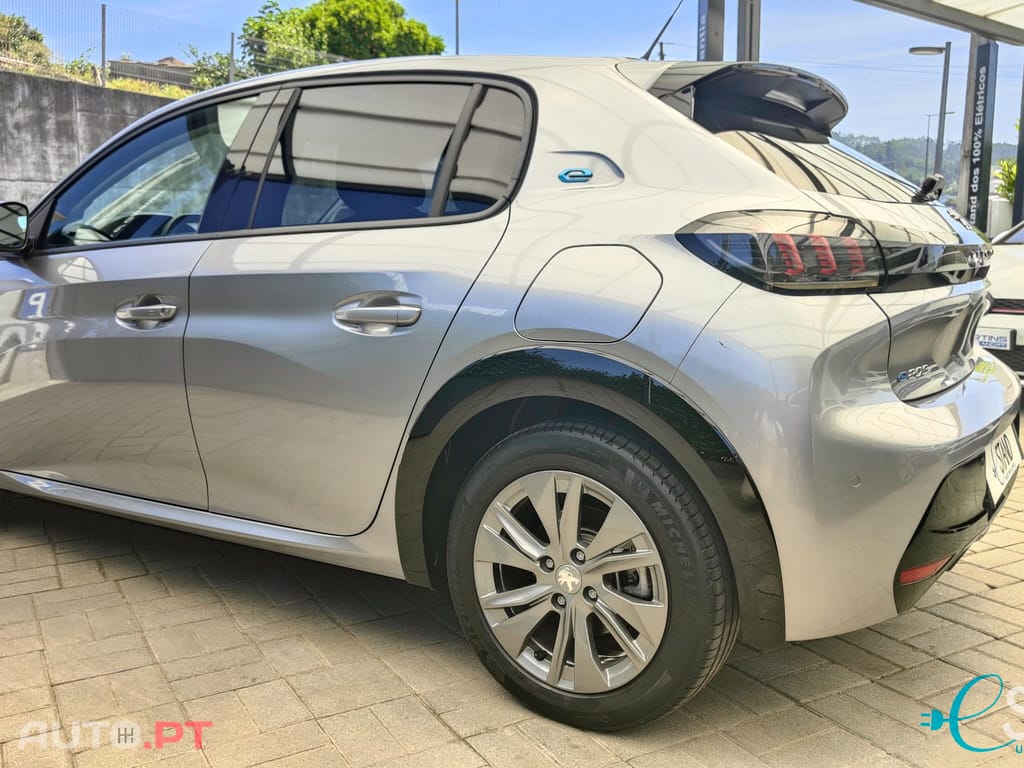 Peugeot E-208 Style