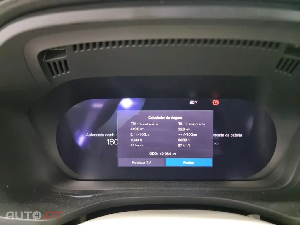 Volvo XC60 2.0 T6 PHEV Ultimate Dark AWD