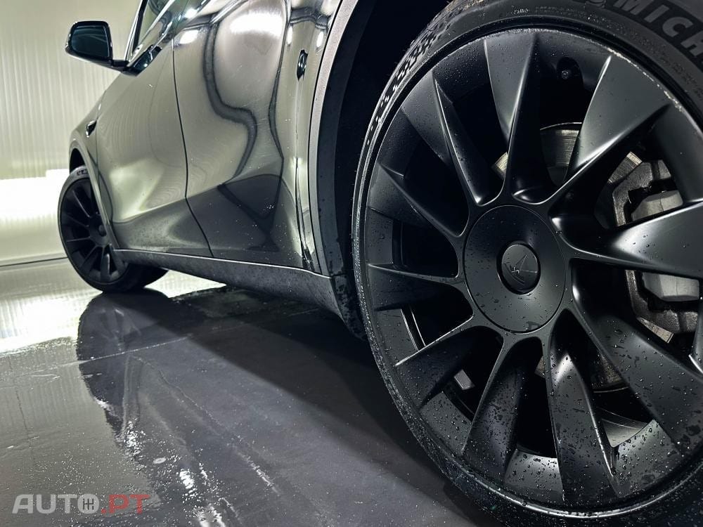 Tesla Model Y Long Range Dual Motor AWD