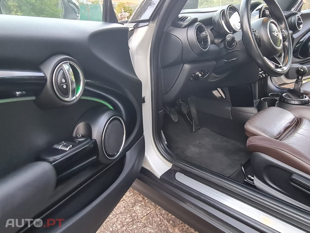 MINI Cooper Cooper D