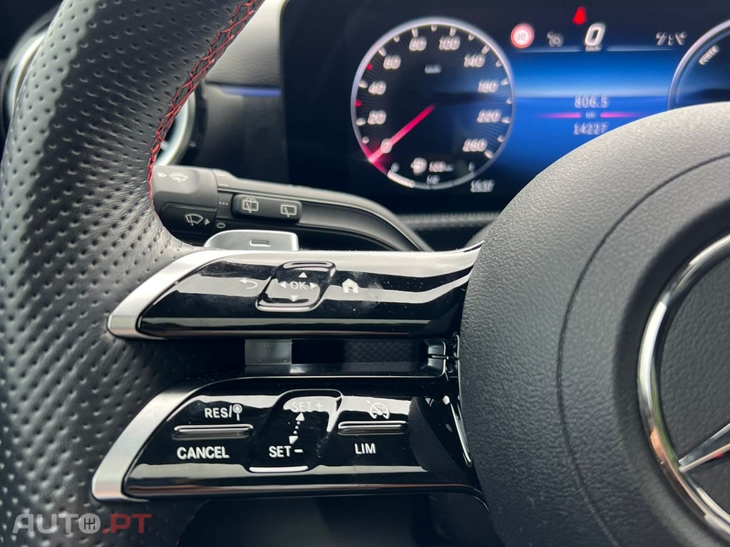 Mercedes-Benz A 250 e AMG Line