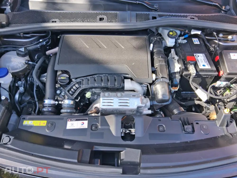 Peugeot 2008 1.2 PureTech Allure EAT8