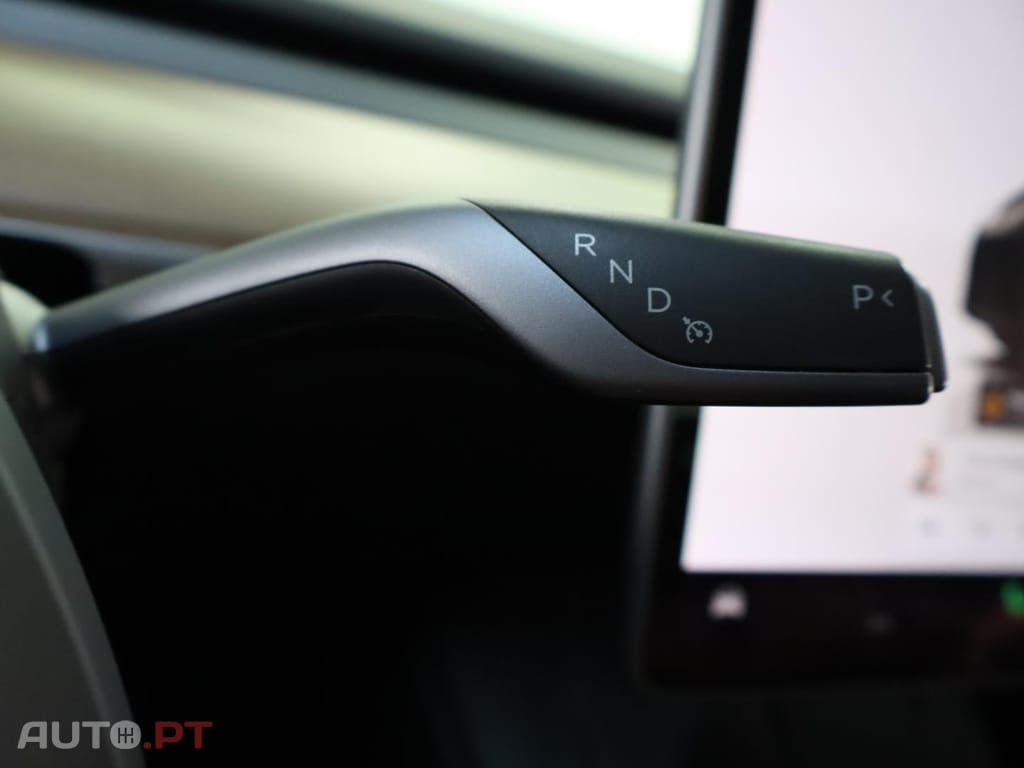Tesla Model Y RWD
