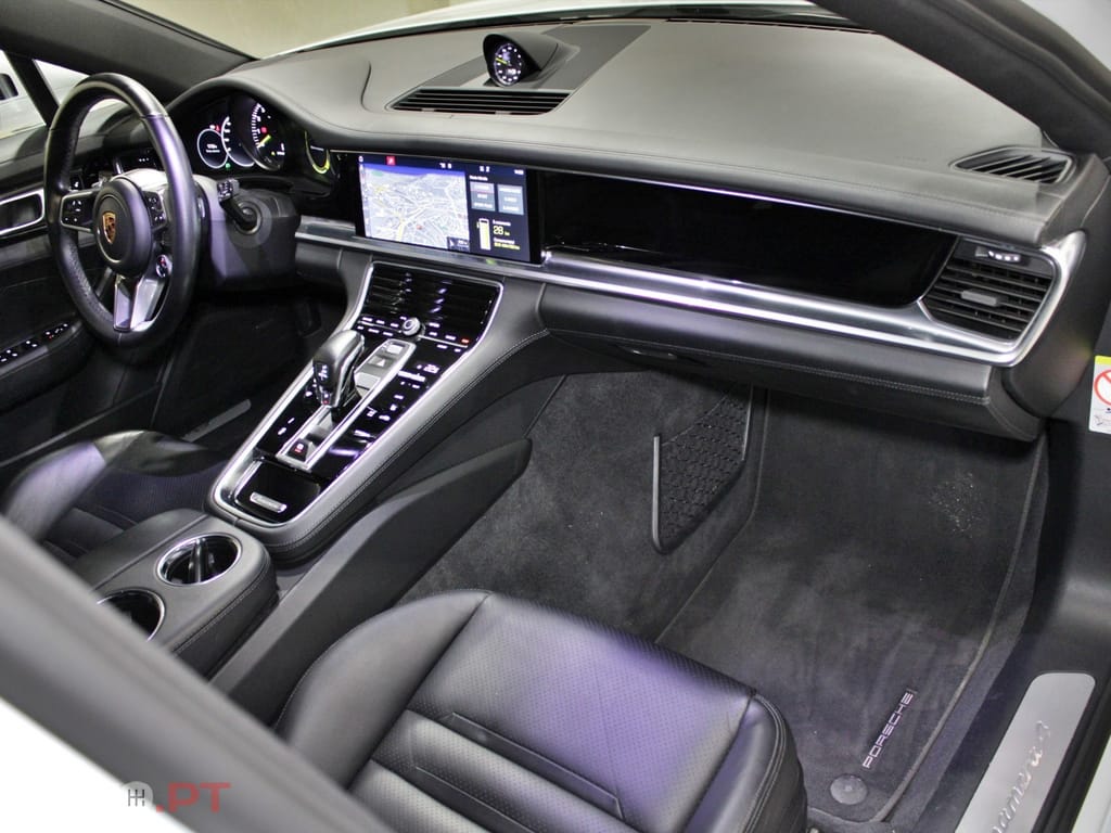 Porsche Panamera 4 E-Hybrid