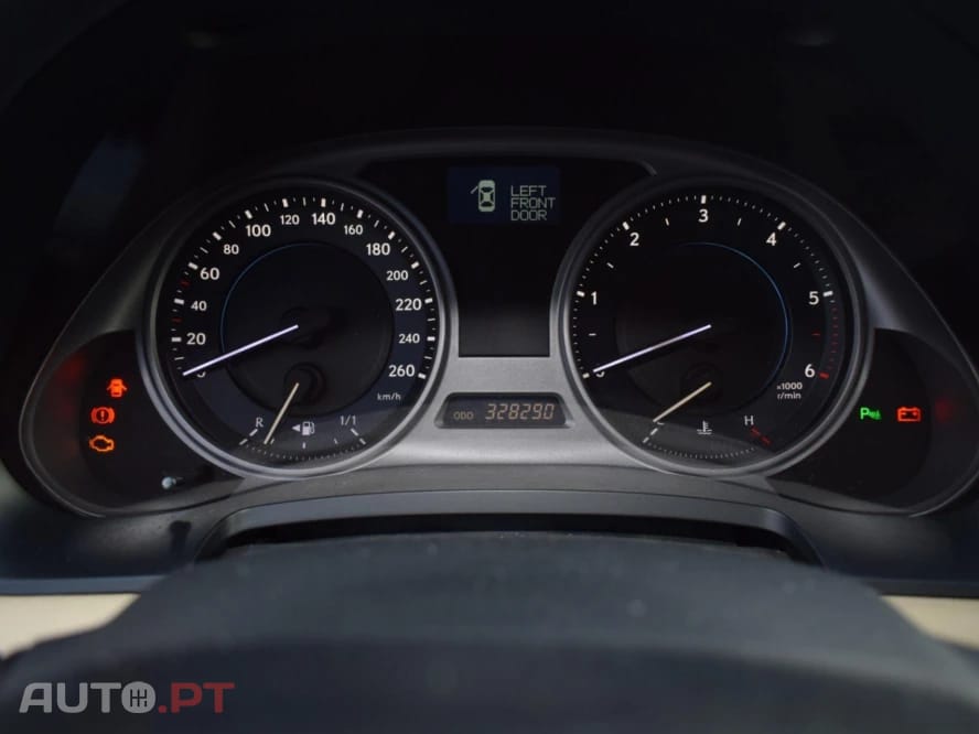 Lexus IS 220