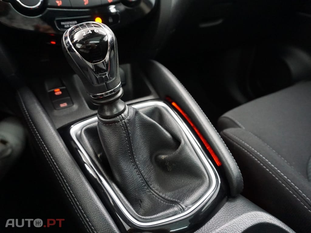 Nissan Qashqai 1.2 DIG-T N-Connecta 18