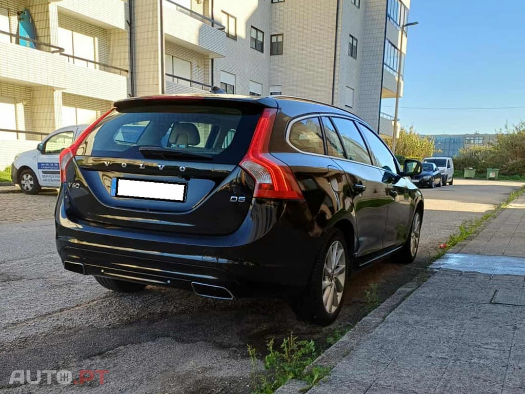 Volvo V60 2.0 D5 225cv Summum Geartronic 8vel