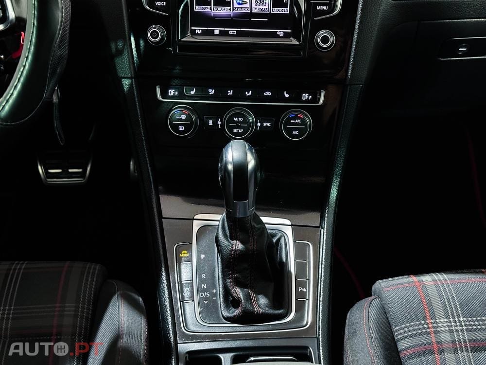 Volkswagen Golf 2.0 TSi GTi DSG Performance