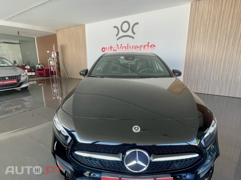 Mercedes-Benz A 250 e 8G-DCT AMG Line — fotografia 8