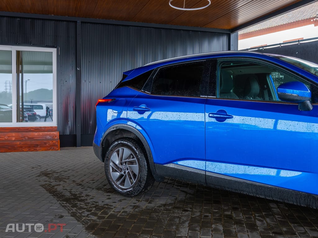 Nissan Qashqai 1.3 DIG-T N-Connecta LED+SKY