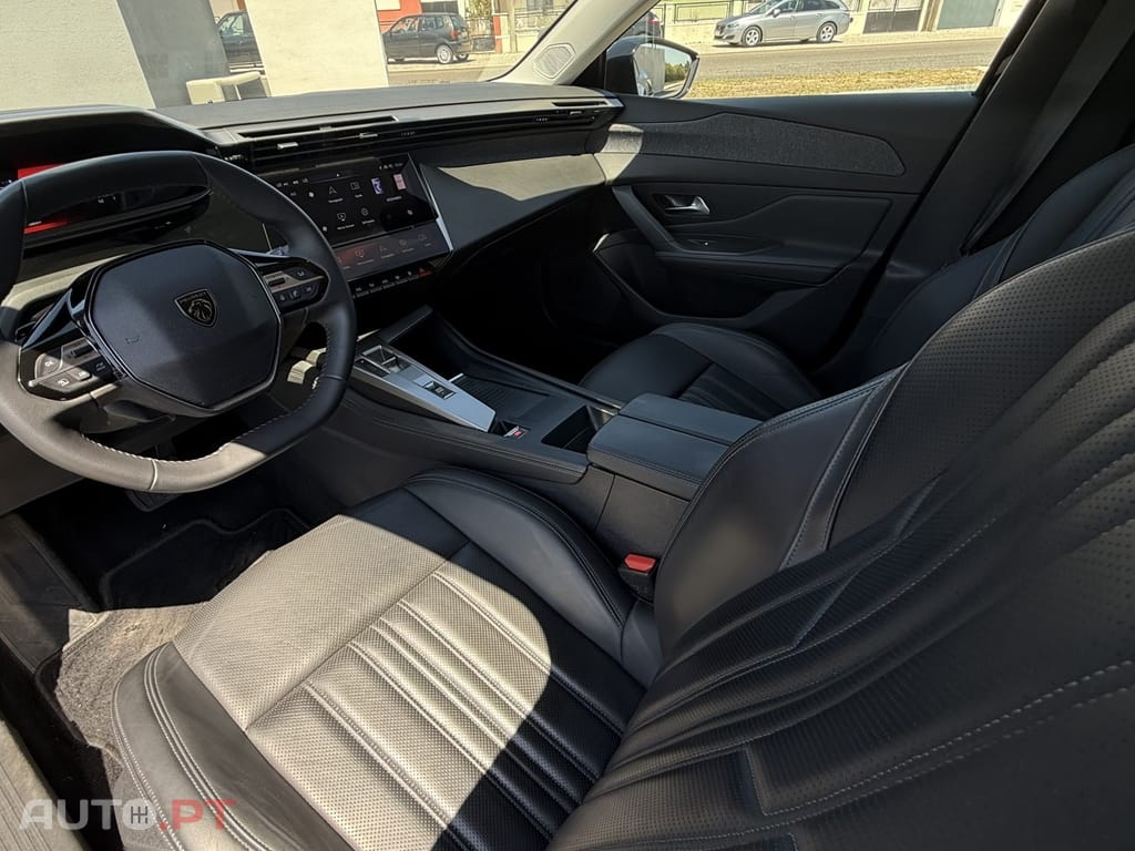 Peugeot 408 1.2 PureTech Allure Pack EAT8