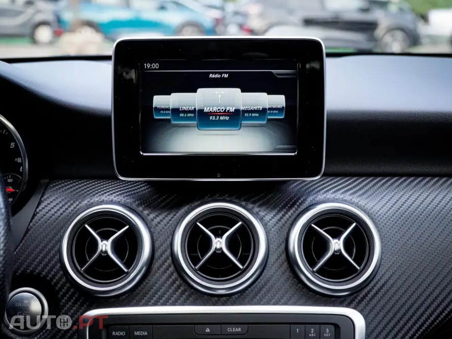 Mercedes-Benz A 180 d AMG Line