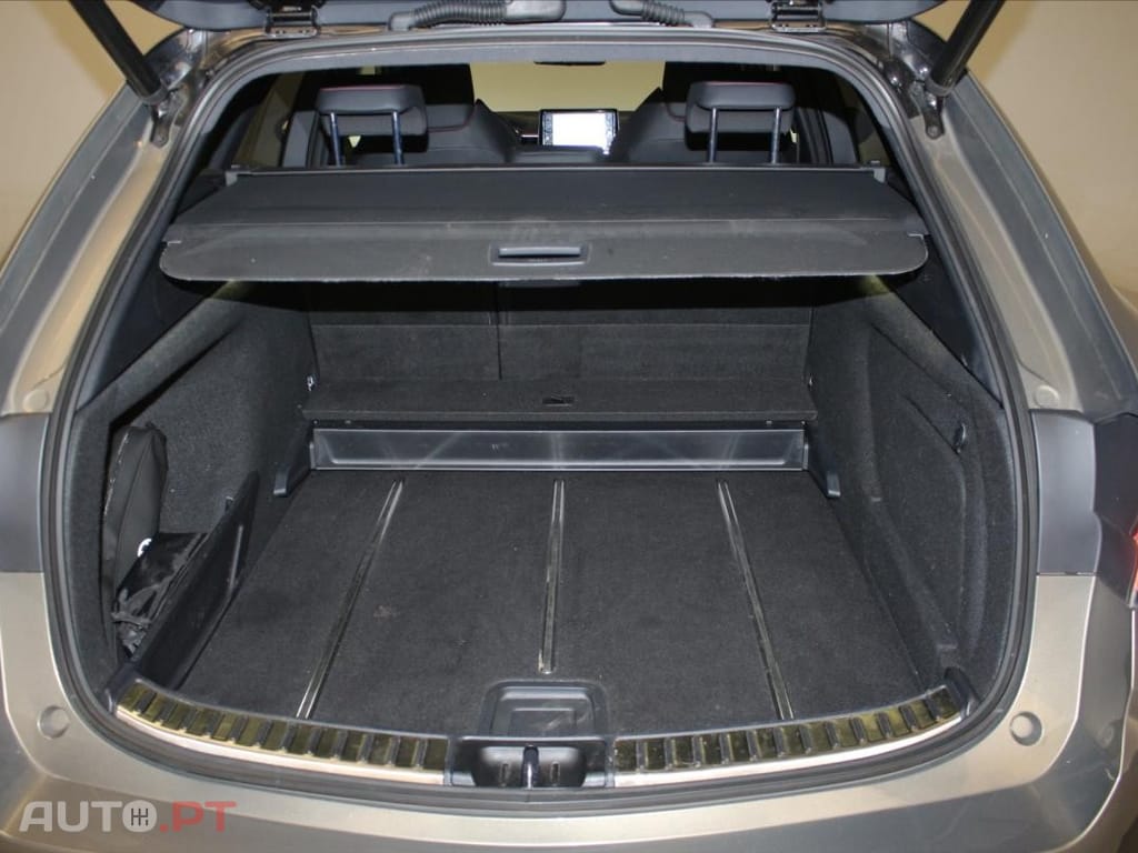 Toyota Corolla Touring Sports 2.0 Hybrid Square Collection