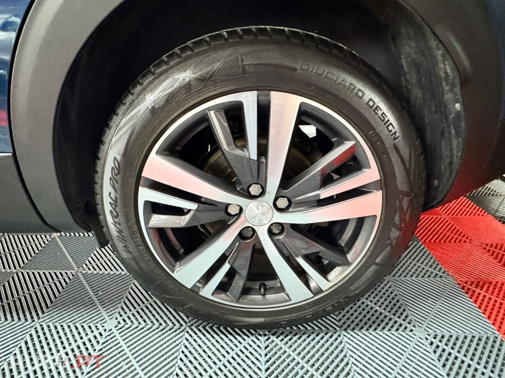 Peugeot 3008 1.2 PureTech Allure EAT8
