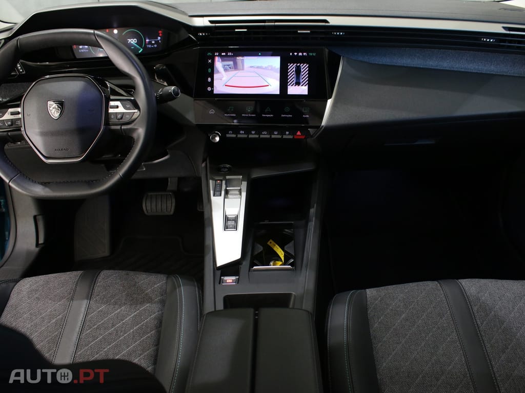 Peugeot 408 1.2 PureTech Allure EAT8