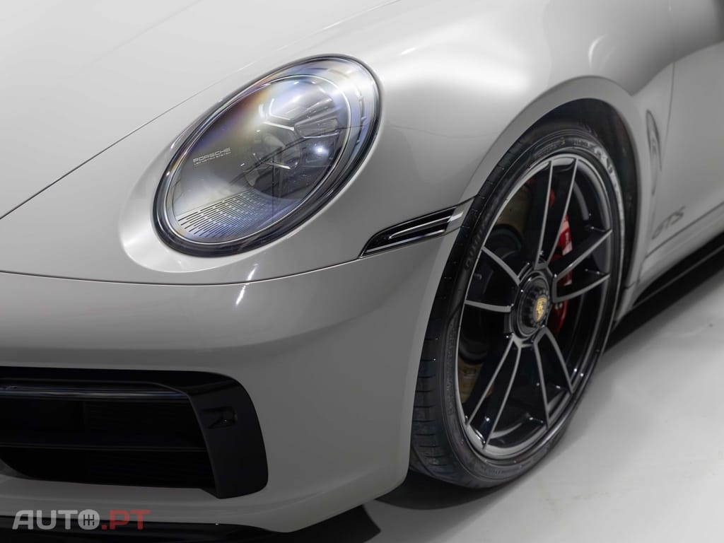 Porsche 911 Carrera 4 GTS Cabriolet