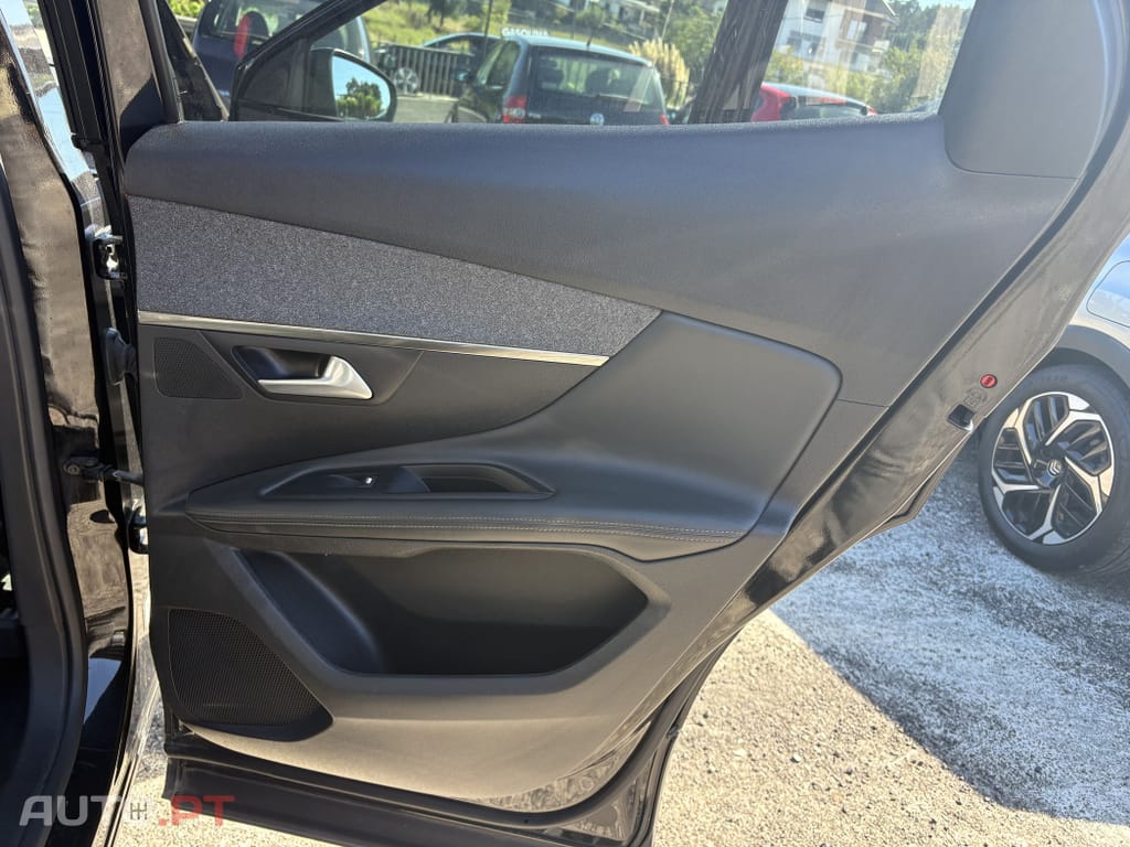 Peugeot 3008 1.2 PureTech Allure EAT8