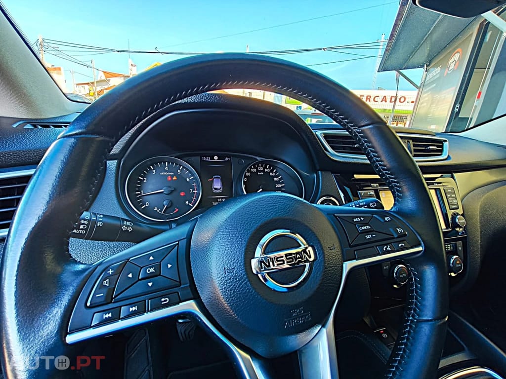 Nissan Qashqai 1.2 DIG-T N-Connecta 18