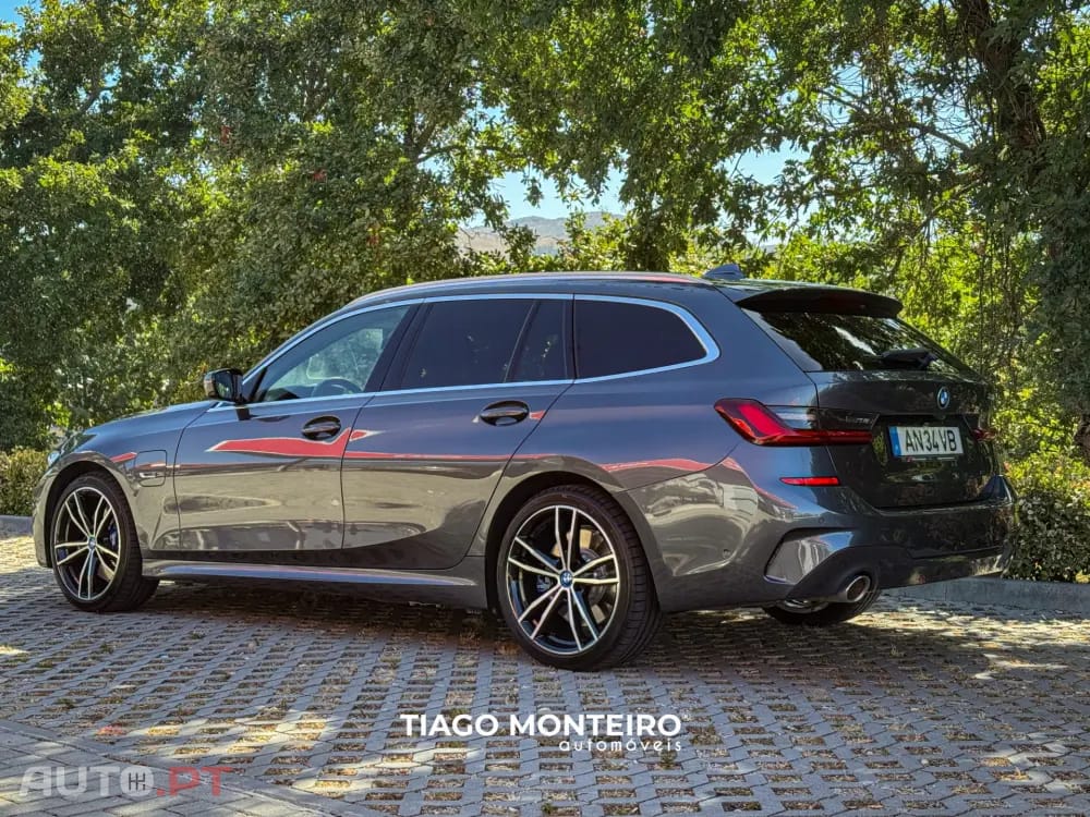 BMW 330 e Pack Desportivo M Auto
