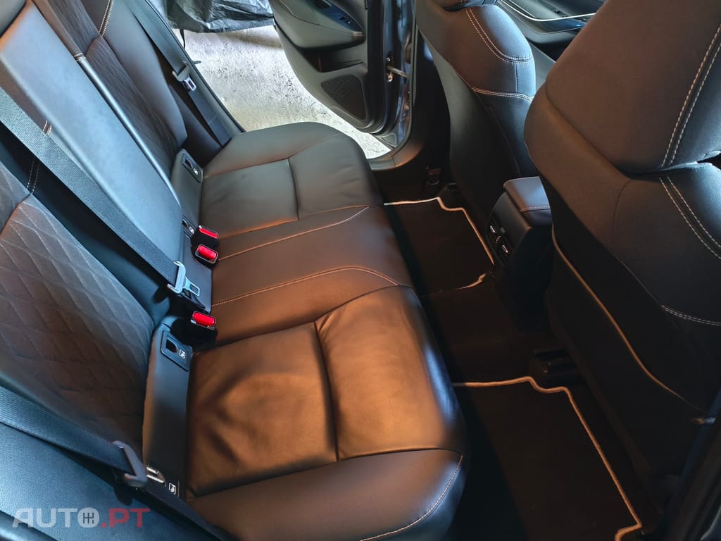 Toyota Corolla Hybrid Luxury