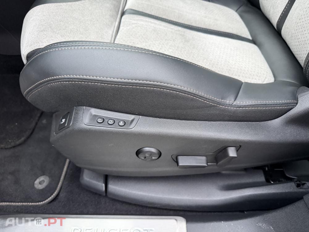 Peugeot 3008 1.6 Hybrid GT Pack e-EAT8