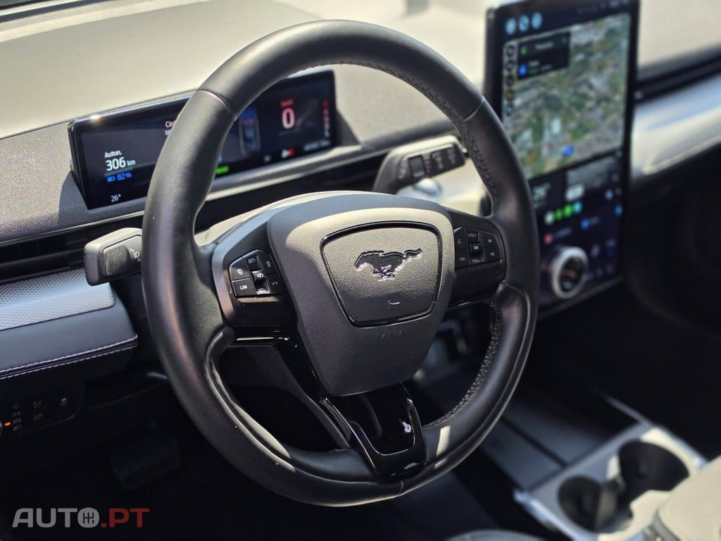 Ford Mustang Mach-E 75.7 kWh Base